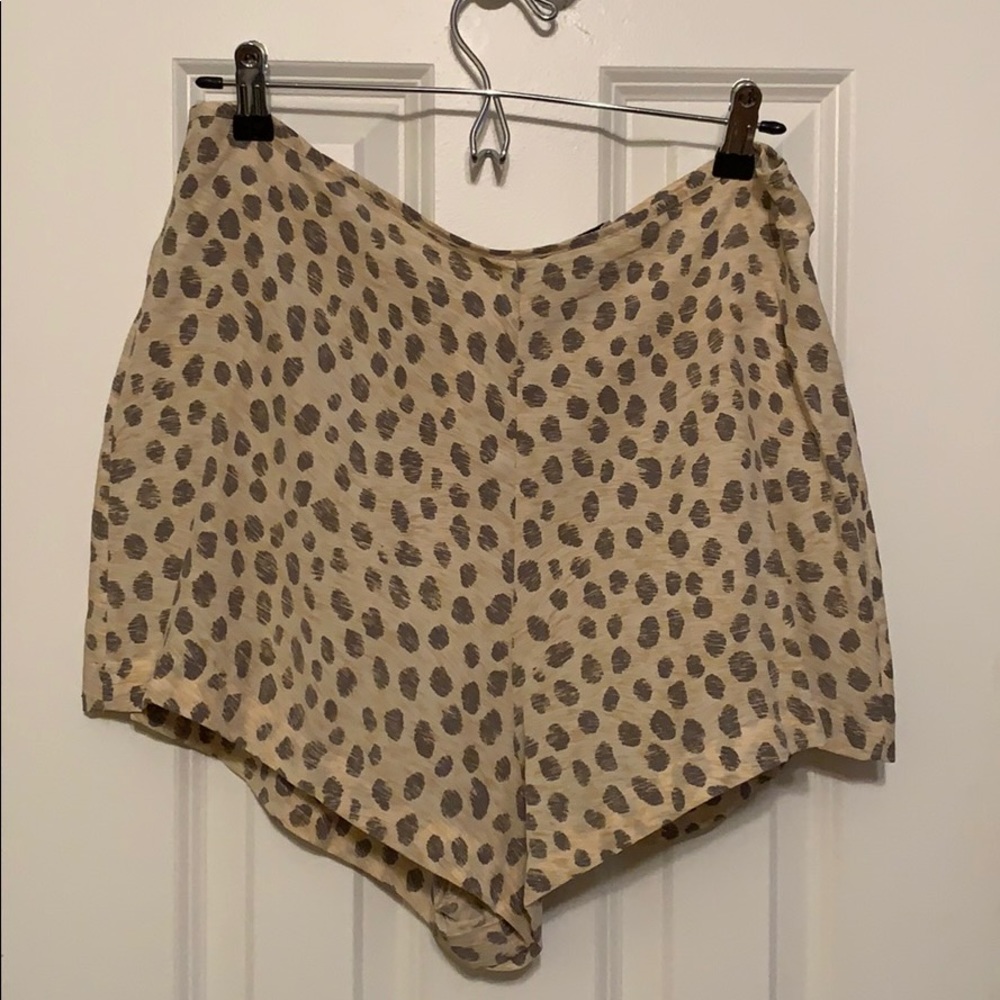 Equipment silk shorts in leopard print
